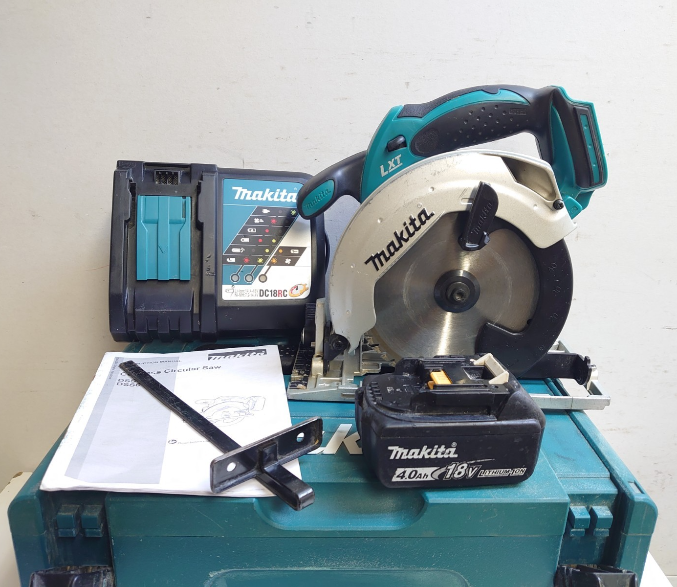 Makita DSS611 Cordless 18V Circular Saw - 165mm