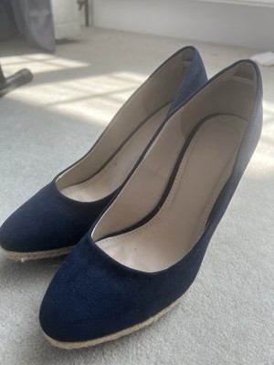 dunkelblaue Wildleder Keilabsatz Schuhe