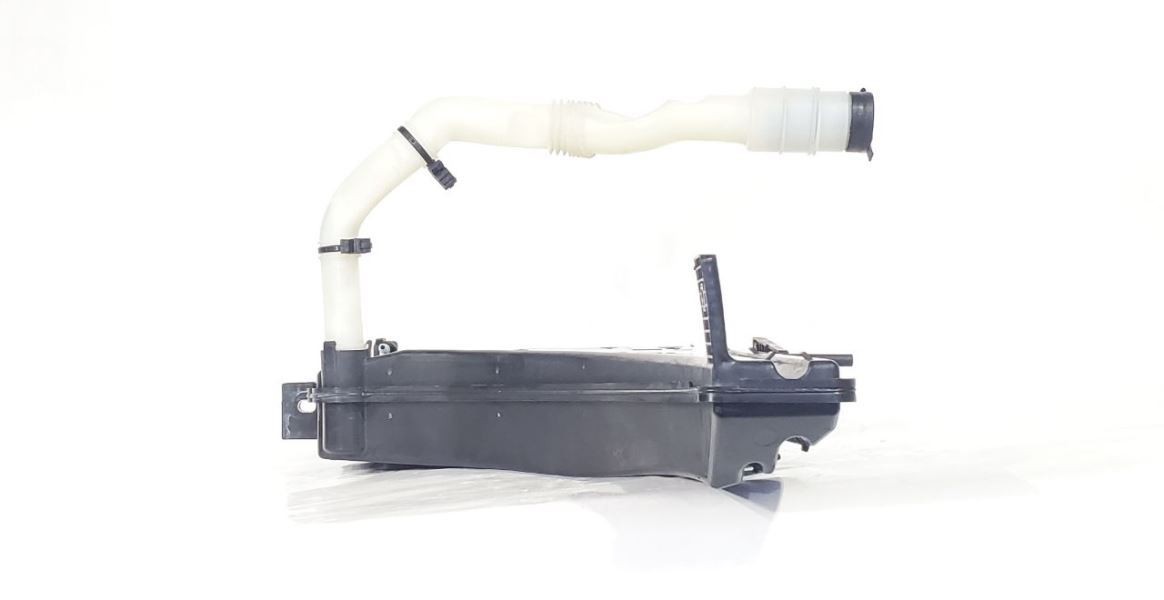 Maserati Levante 2017-2020 Washer fluid