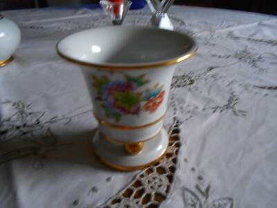 HEREND VASE QUEEN VICTORIA - SCHMETTERLINGE
