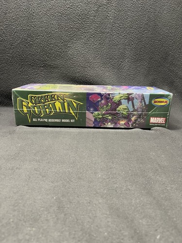 Moebius Models Marvel Green Goblin Model 1/8 Kit Factory Sealed Plastic Statue - Picture 3 of 6