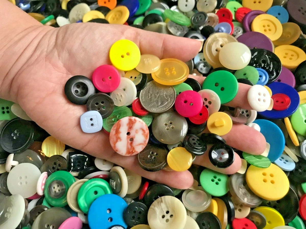 New 100 Buttons mixed color lot assortment sizes 1/4 to 1 inch -bulk MX1