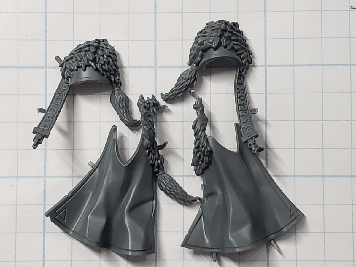 Warhammer 40k Space Wolves Bits Wolf Priest Cape Cloak w Fur Parts