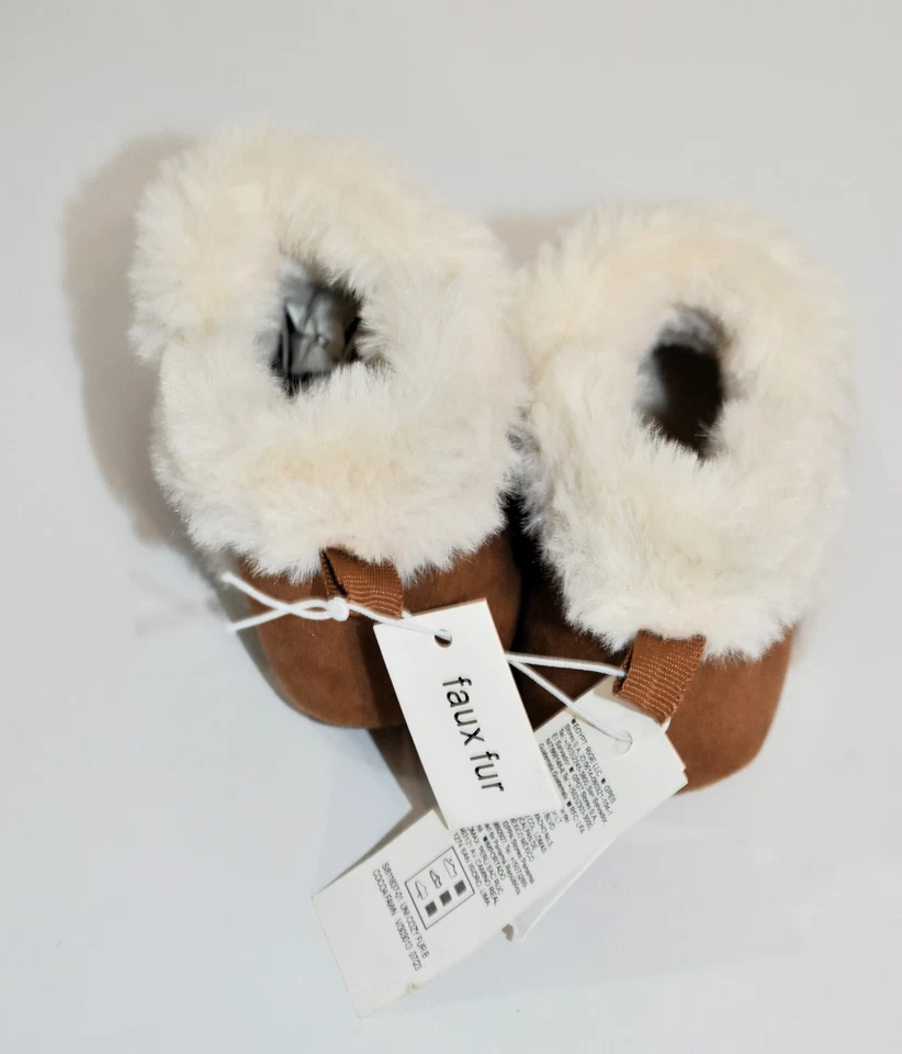 Old Navy Boots Size 3-6 Months Faux Fur Brown Girl's - Image 4 of 4