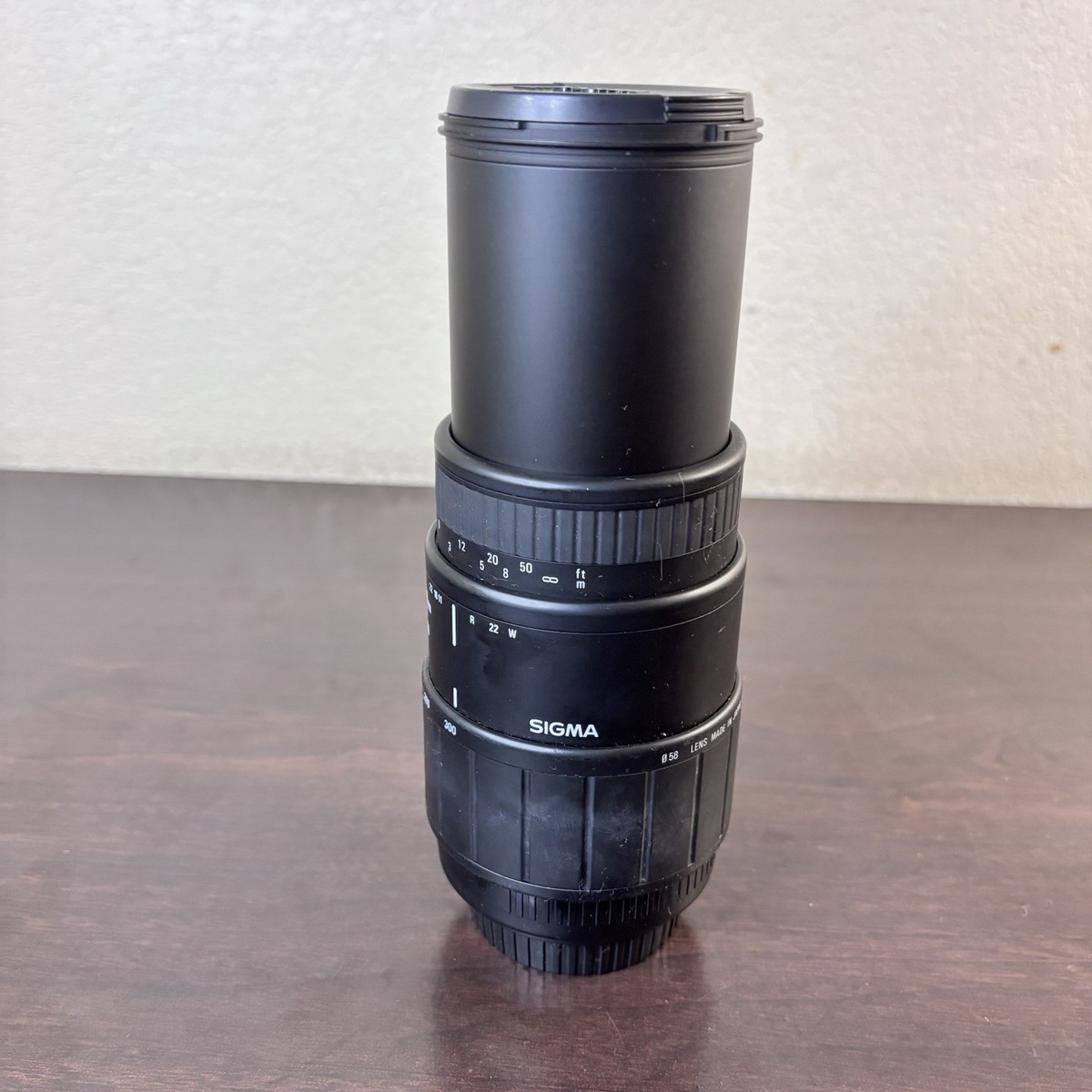Sigma 70-300mm 1:4-5.6 DL Macro Super Lens for Canon AF/EF Mount