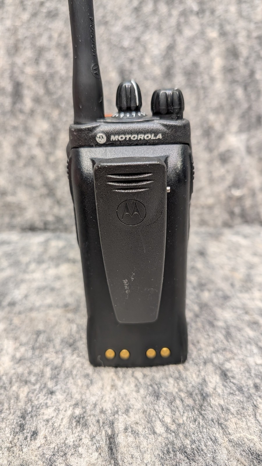 Motorola HT1250 VHF Two-Way Radios AAH25KDF9AA5AN with Battery