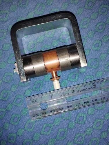 2 Ring Magnets, from radar Magnetron very trong! 17mm Dia 10mm Hole, 12mm height