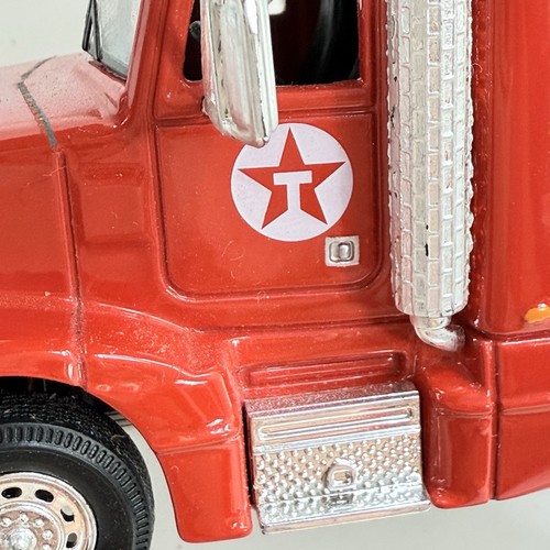 Diecast Gearbox Peterbilt Model Red Texaco Semi Truck 1:64 Sleeper Cab Truck - Picture 10 of 12