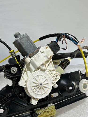 BMW F01 7 SERIES WINDOW REGULATOR DRIVER SIDE FRONT WINDOW LIFTER MOTOR 70460... - Picture 2 of 6