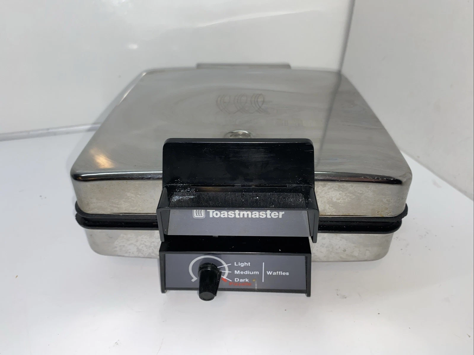 Vintage Toastmaster Pizzelle Cookie & Waffle Maker Reversible Plates Model 290B
Opens in a new windo