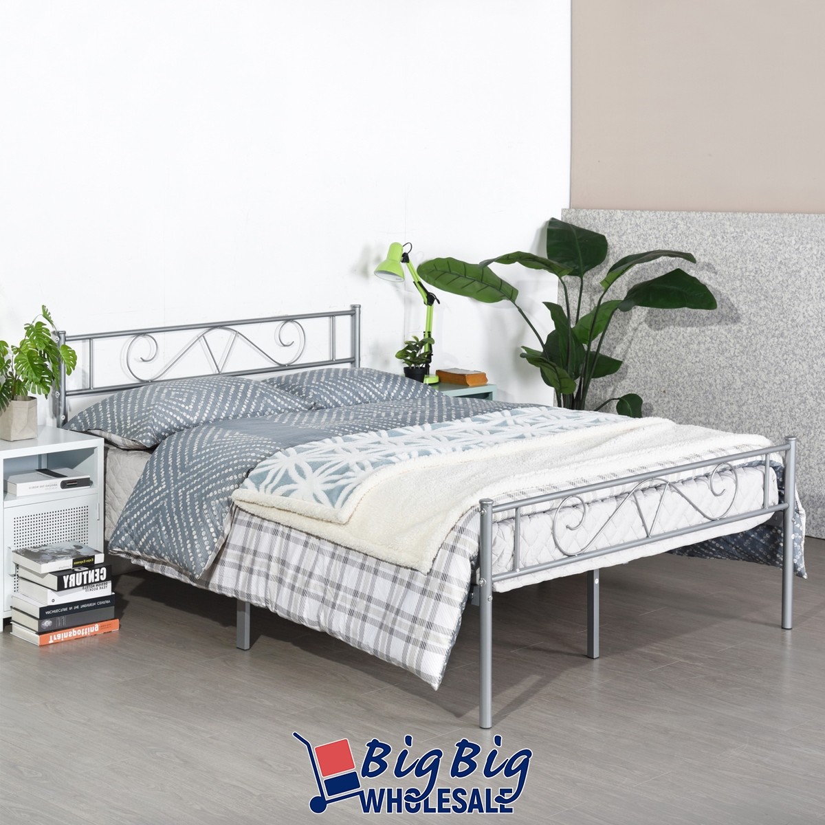 Queen Size Metal Bed Frame Steel with Headboard/Mattress Foundation Silver