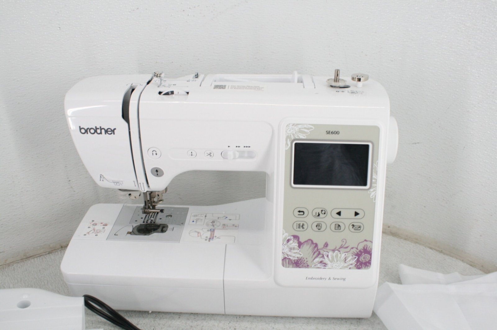 SEE NOTES Genuine Brother SE600 Sewing Embroidery Machine 80 Designs 103 Stitch 12502649823 eBay