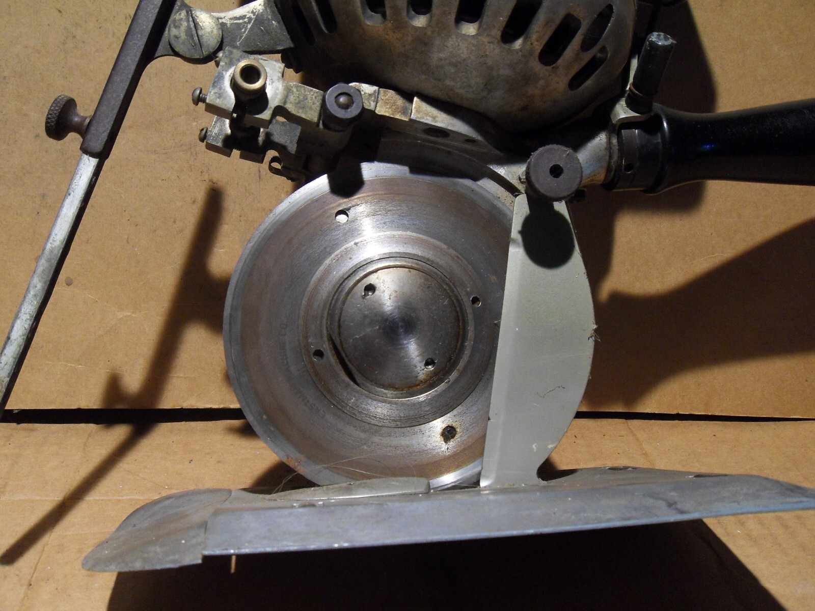 Eastman Lightning Class 355 Industrial Fabric Cutter 110 V NO POWER CORD