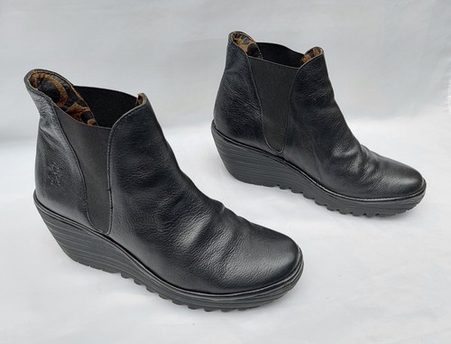 FLY LONDON YOSS BLACK LEATHER PULL ON 