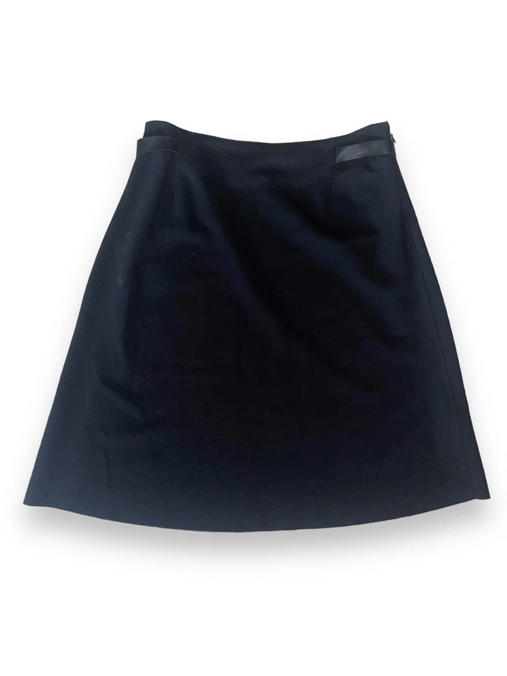 CoSTUME NATIONAL Flare Stretch Skirt w Leather Detail Knee/Midi Black sz 42 S/6 - Image 3 of 4