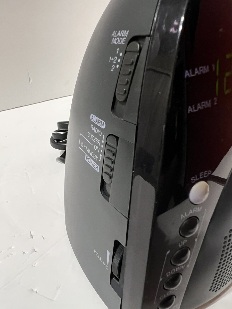 Aiwa Digital Clock AM/FM Radio Receiver FR-A305U, Dual Alarm, 60Hz