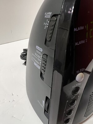 Aiwa Digital Clock AM/FM Radio Receiver FR-A305U, Dual Alarm, 60Hz