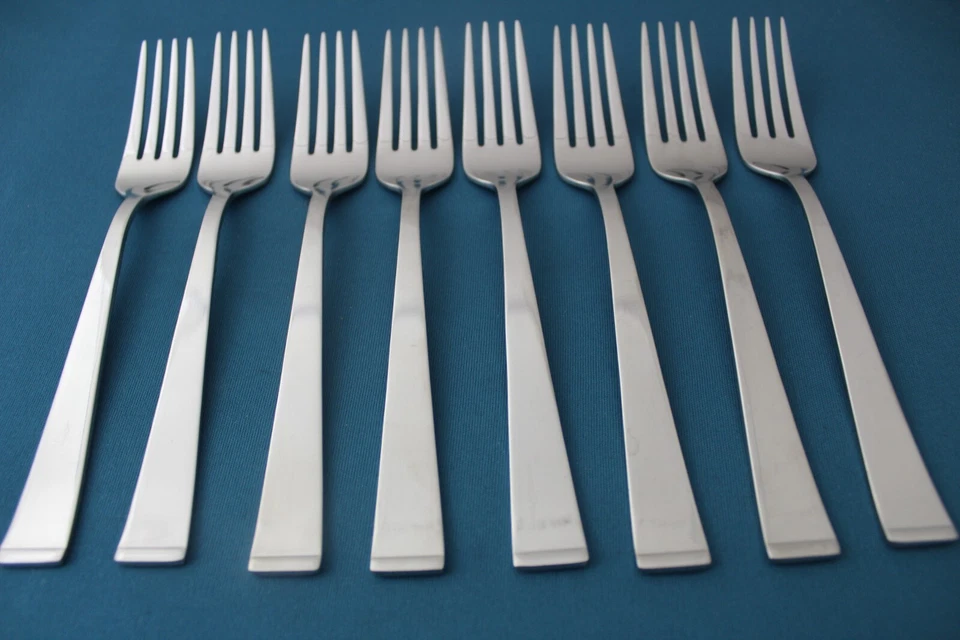 8 Tenedores de Cena Wallace JULIENNE Brillante 18/10 Acero Inoxidable Corea 7 3/8" Foto 2 de 4