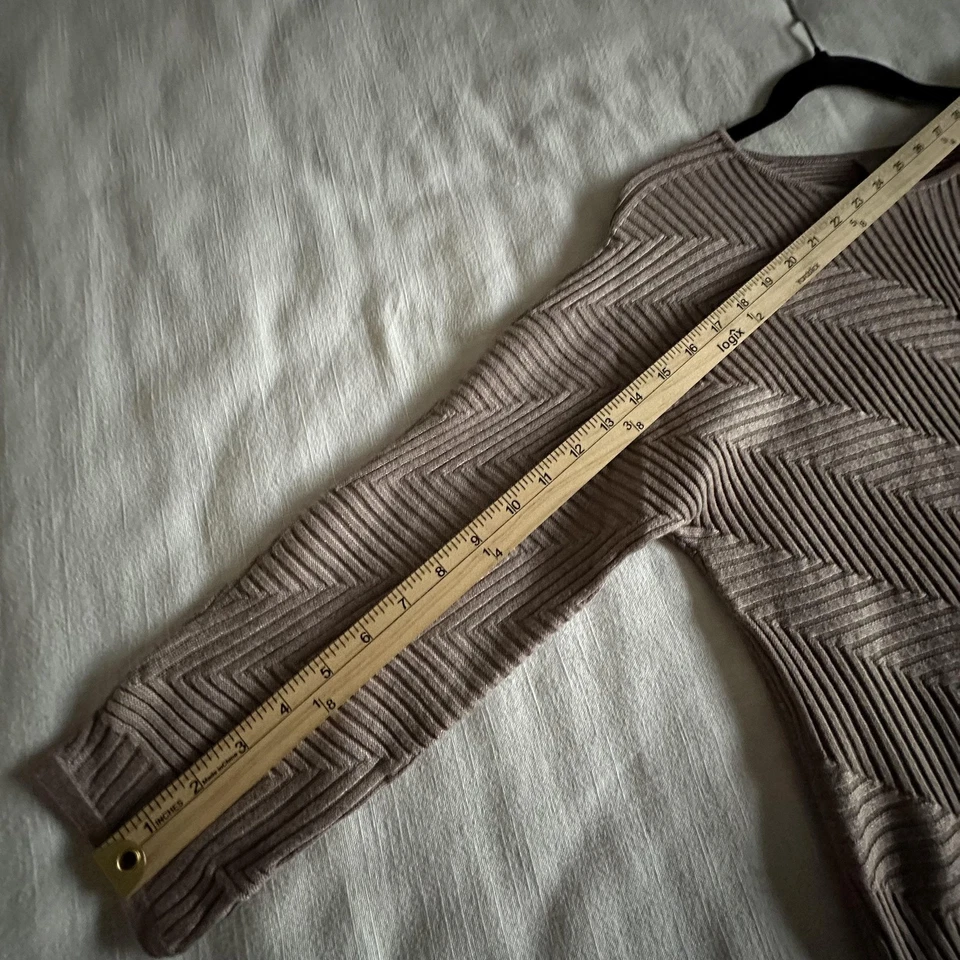 Suéter Chico's Para Mujer Mediano Taupe Chevron Texturizado Acanalado Tejido Pullover Cuello Redondo Foto 3 de 4