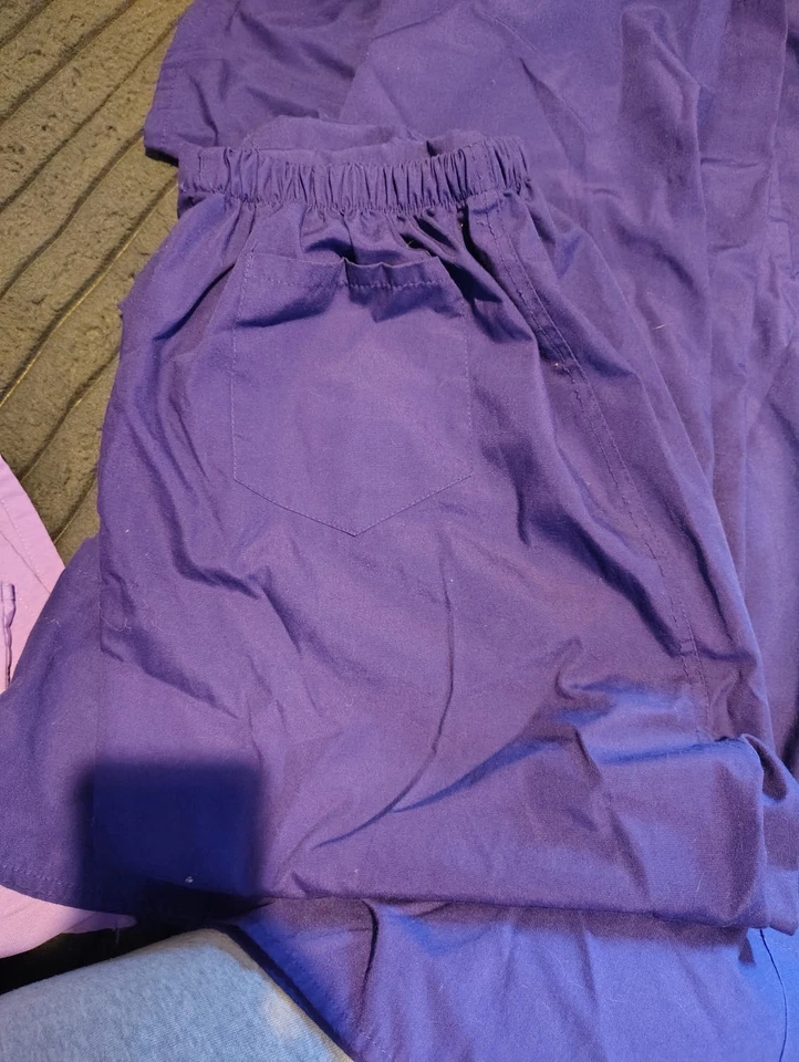 Uniformes exfoliantes morados para mujer talla L confort natural Foto 2 de 4