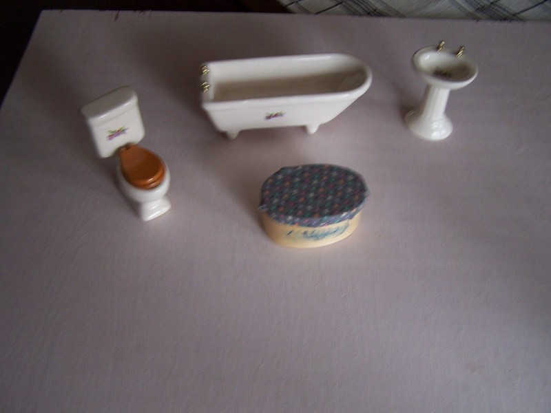 Doll House Bathroom Fixtures (vintage style)