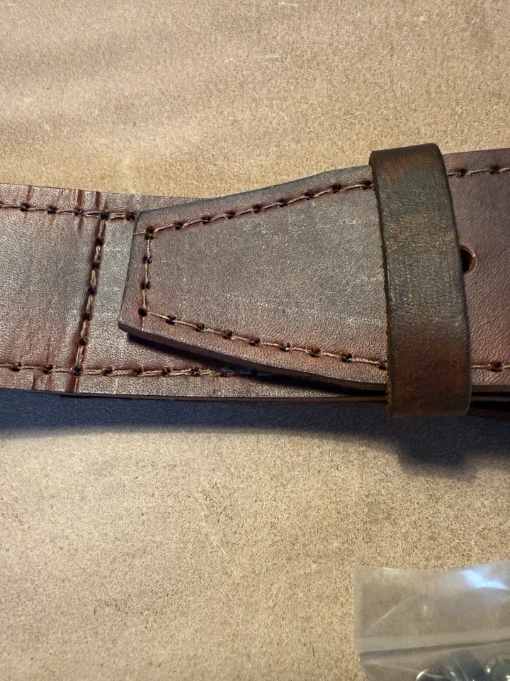 Jaguar XK 120 Correa de cuero para el capó Fabricado por: Bassets Jaguar Foto 4 de 4