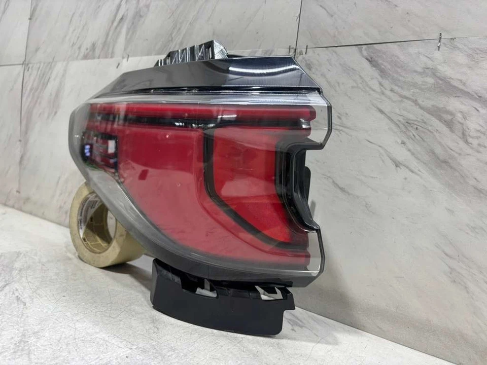 2024 2025 GMC ACADIA LUZ TRASERA EXTERIOR OEM LH CONDUCTOR IZQUIERDO LED SIN DENALI 26557064 Foto 4 de 4