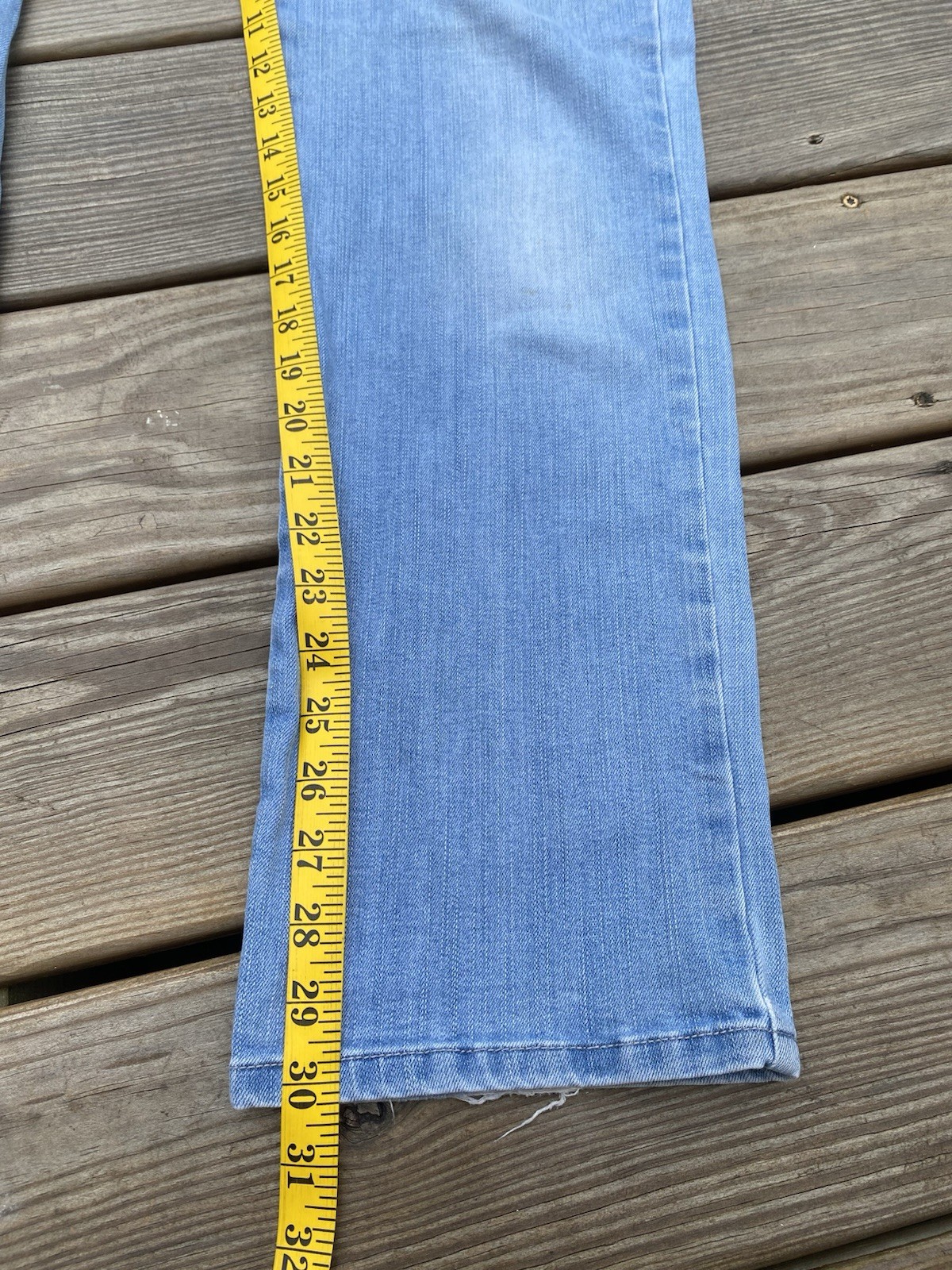 Riders By Lee Classic Fit Straight Leg Light Wash Denim Women's Size 10M Jeans thumbnail 2