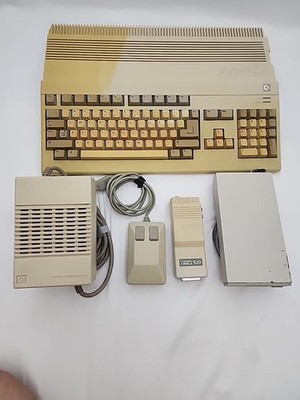 Commodore Amiga 500 A500 Vintage Computer Bundle A520 Mouse Drive PSU