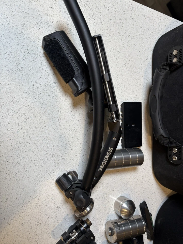 Steadicam Merlin Camera Stabilizing System w/Hardshell Foam Case and Accessories - Image 4 of 4