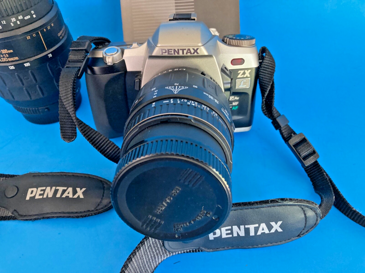 Pentax ZX-L 35mm SLR Film Camera JAPAN 28 - 90mm & 70 - 300mm zoom
