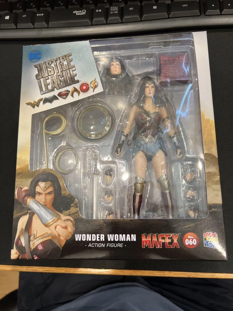 MAFEX No.060 Wonder Woman Justice League Medicom Toy Action Figure