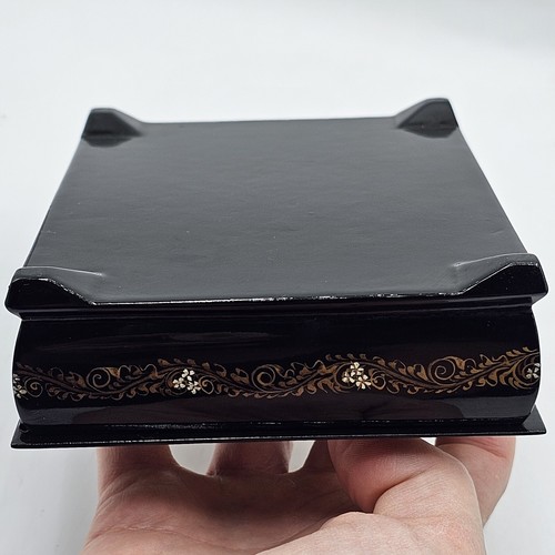 Vintage Russian Black Laquer Jewelry Trinket Box Horses Sleigh Bear Snow 6 x 4 - Picture 8 of 24