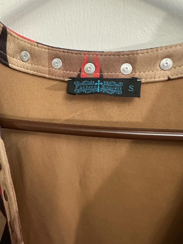 Chaleco de gamuza sintética Fashion Express con flecos pequeño diseño azteca con vaquero a caballo Foto 2 de 4