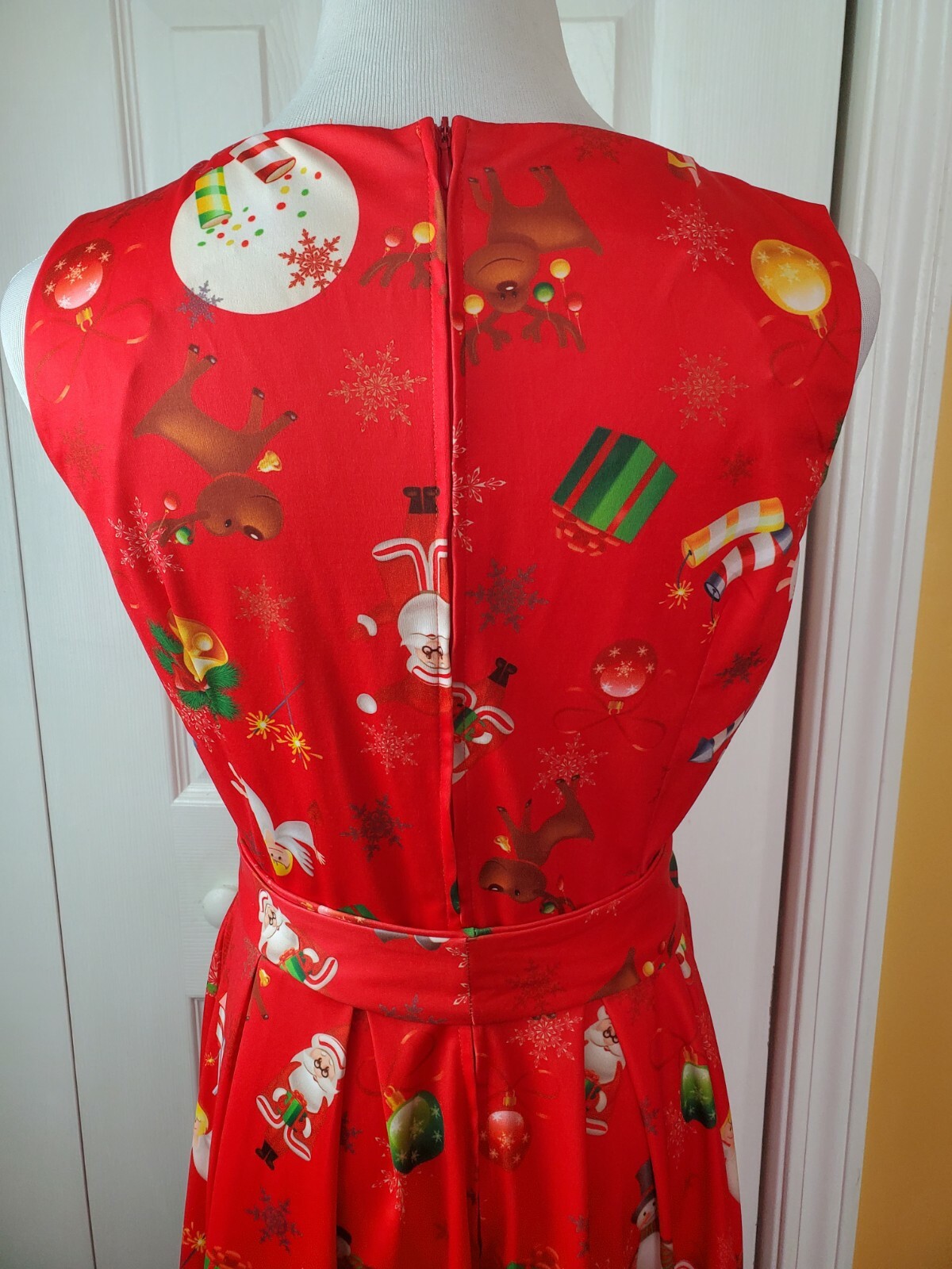 Ouges Women's Christmas Patterned Sleeveless Fit … - image 6