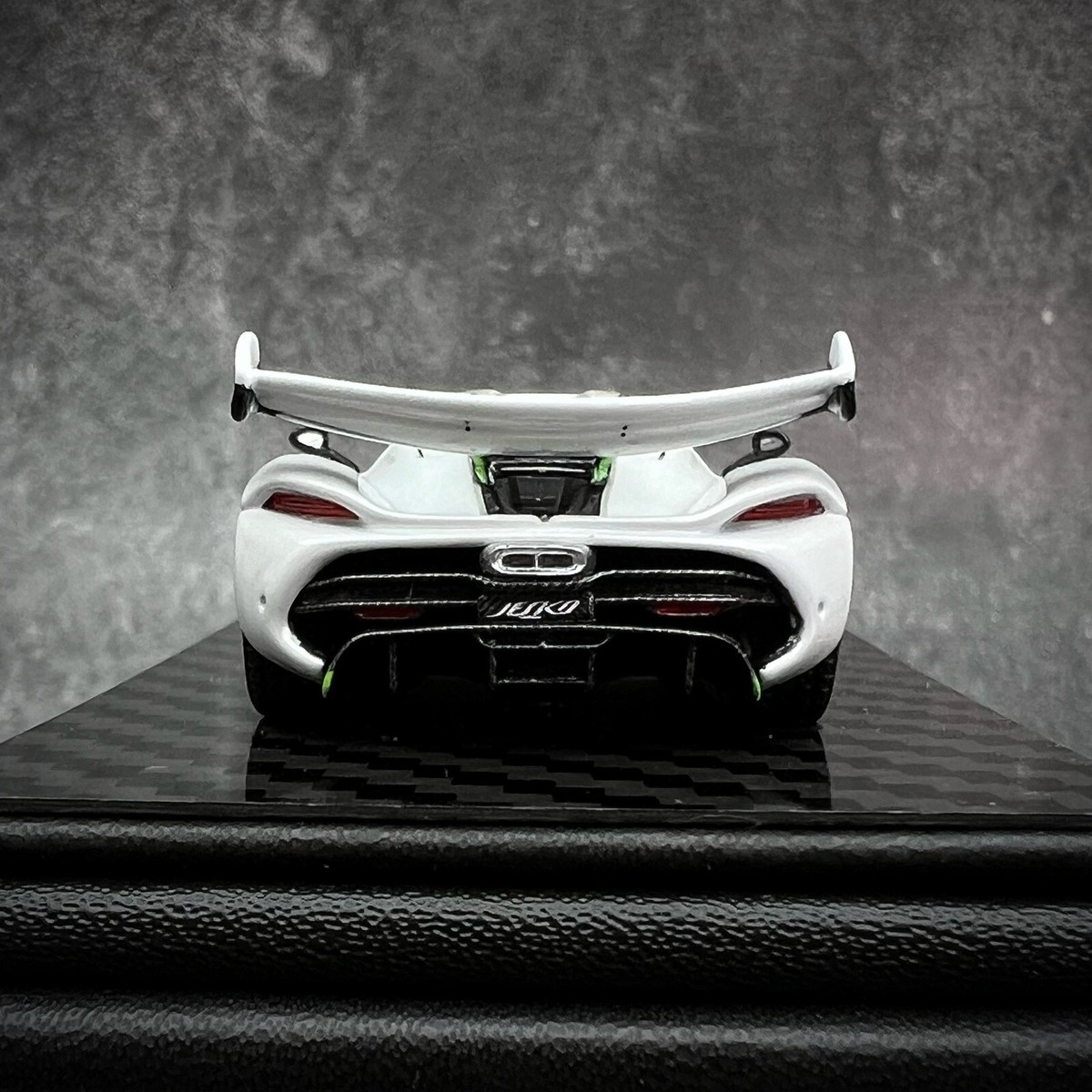 Frontiart 1/64 Koenigsegg JESKO metallic white resin car model