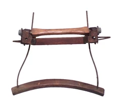 VINTAGE ANTIQUE PRIMITIVE WOOD HARMONICA HOLDER