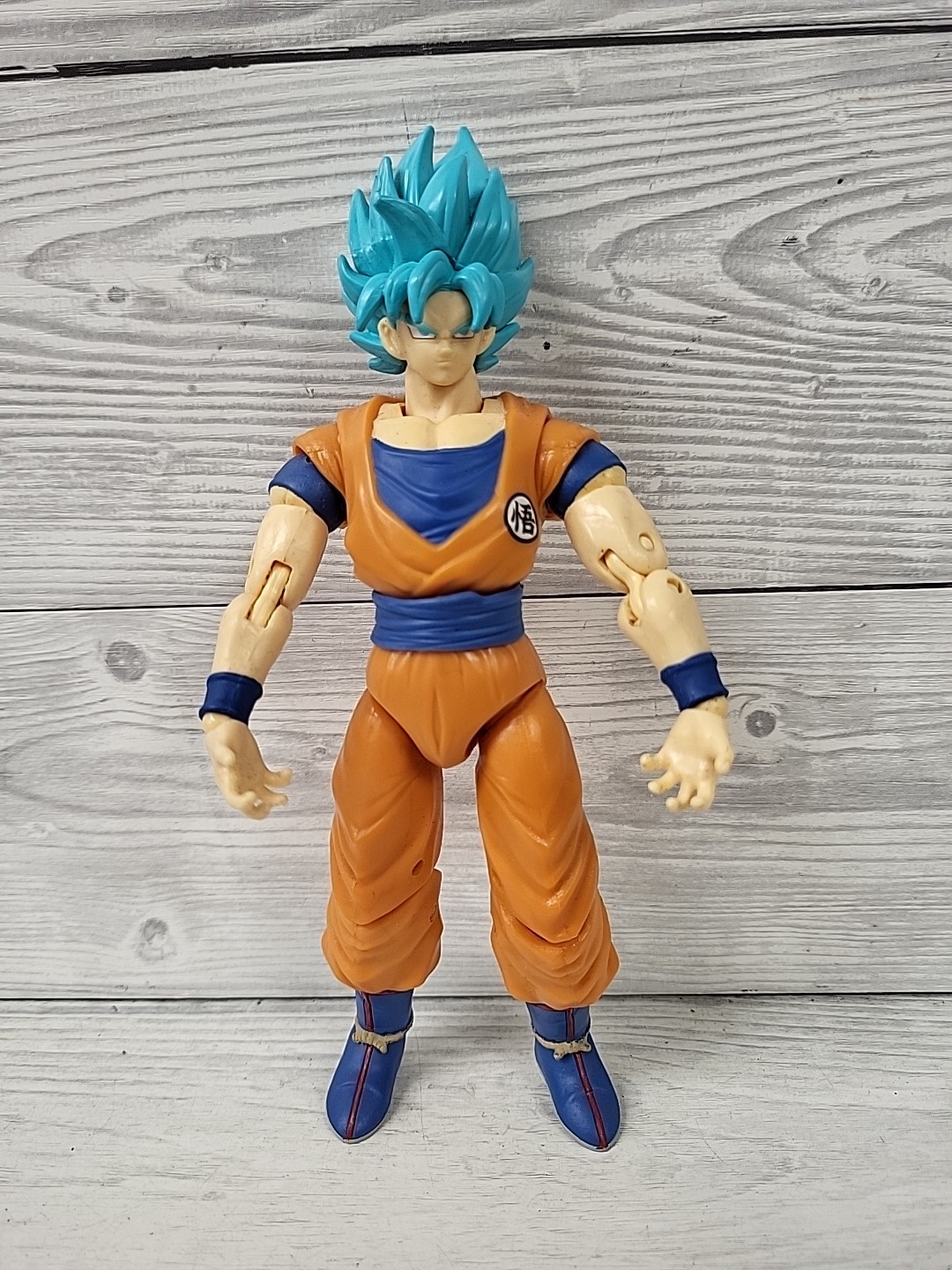 Figura de acción Dragon Ball Super Saiyan Blue Goku Dragon Stars 6,5" Posable. PP