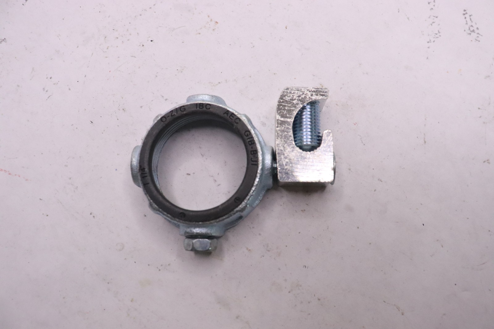 With Lug 1-1/4" Ibc125l20ac