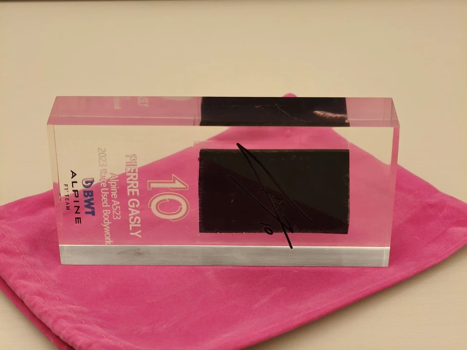 【Special Price!】P.Gasly 2023 Race Used Bodywork in Alpine Formula 1 A523 - Image 4 of 4