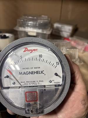 #ad Dwyer Magnehelic Pressure Gauge 102011 00 0 15quot; WC 15 PSIG Max Model 2015 $45.00
