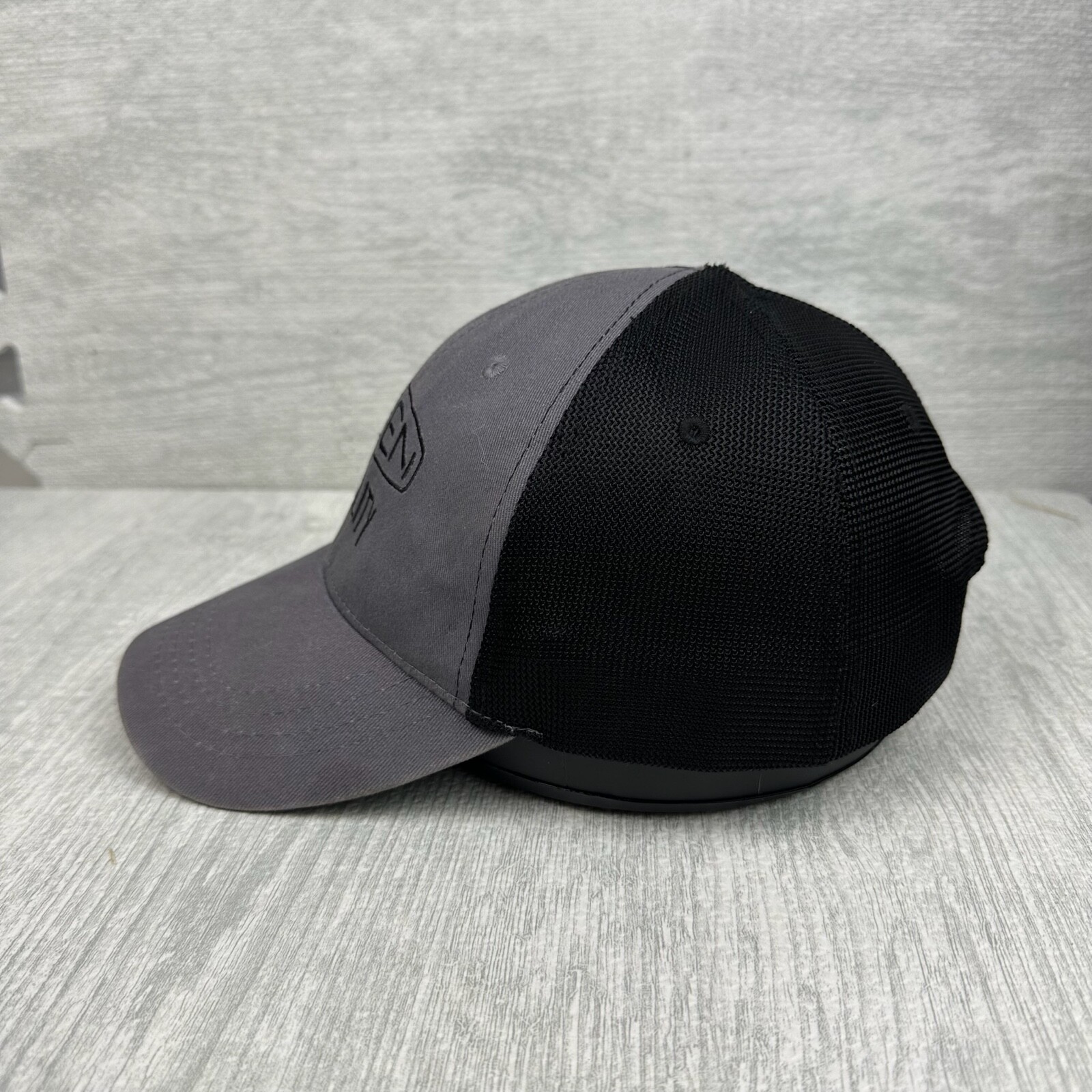 Cappello Keen Utility berretto cinturino posteriore berretto da baseball grigio bicolore camionista escursionismo