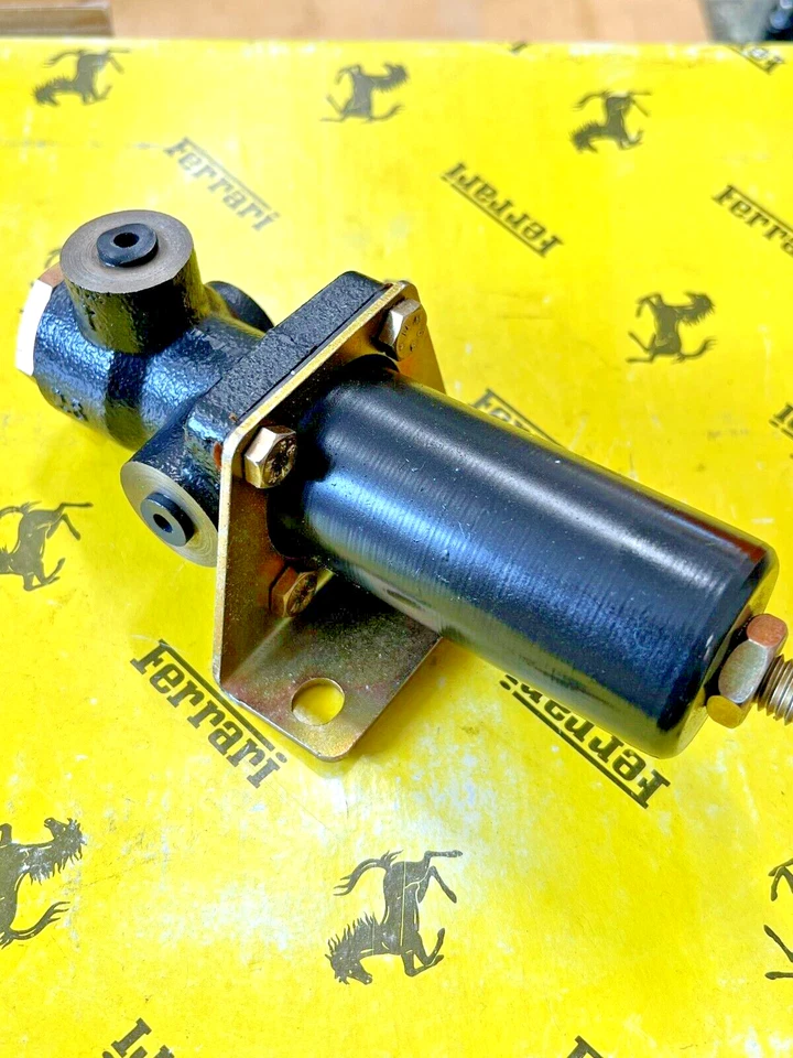 Ferrari 365 GTB4 - 365 GT4 2+2 FRENO VÁLVULA REGULAR OEM Foto 2 de 2