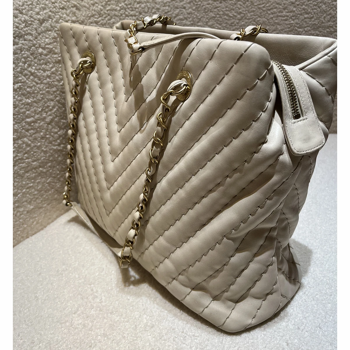 Auth Chanel Wrinkled Lamb Skin Leather Chevron Quilted Surpique