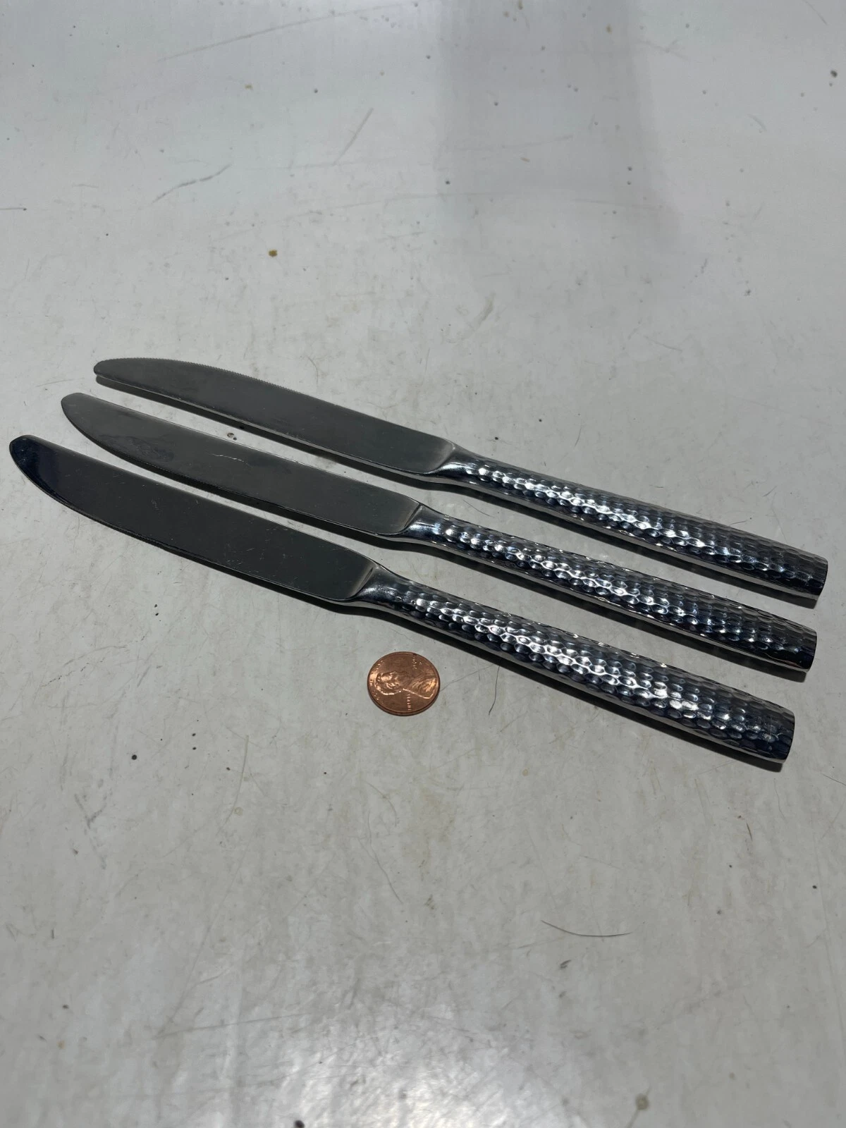Stainless Satin HAMMERED Straight Handle Flat Tip SERRATED DINNER KNIFE 9.5"