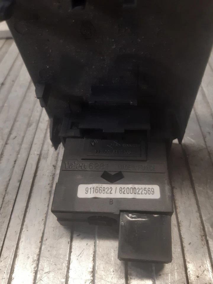 Interruptor de control de faros Renault Clio MK2 2003 8200069068 Foto 3 de 4