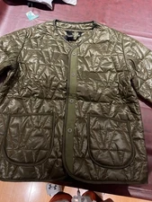 VLONE V LOGO GREEN QUILTED JACKET SIZE Xtra Large. Retails $800 100%Authentic✅