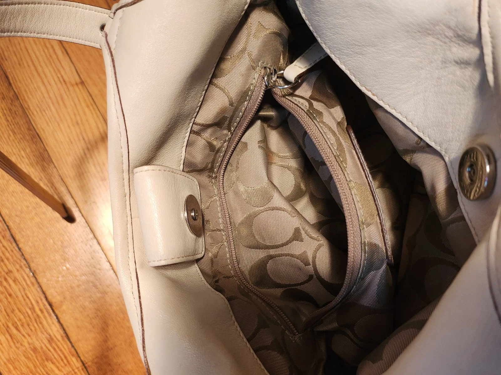 Borsa borsa vintage Coach Legacy SoHo Hobo #4983 in pelle con guscio d'uovo