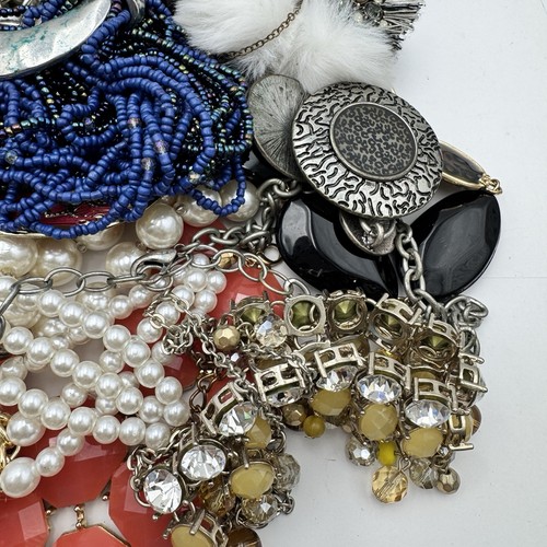 4 Lb Mixed Jewelry Modern Vintage crafter lot mismatched broken Some Wearable - Picture 3 of 9