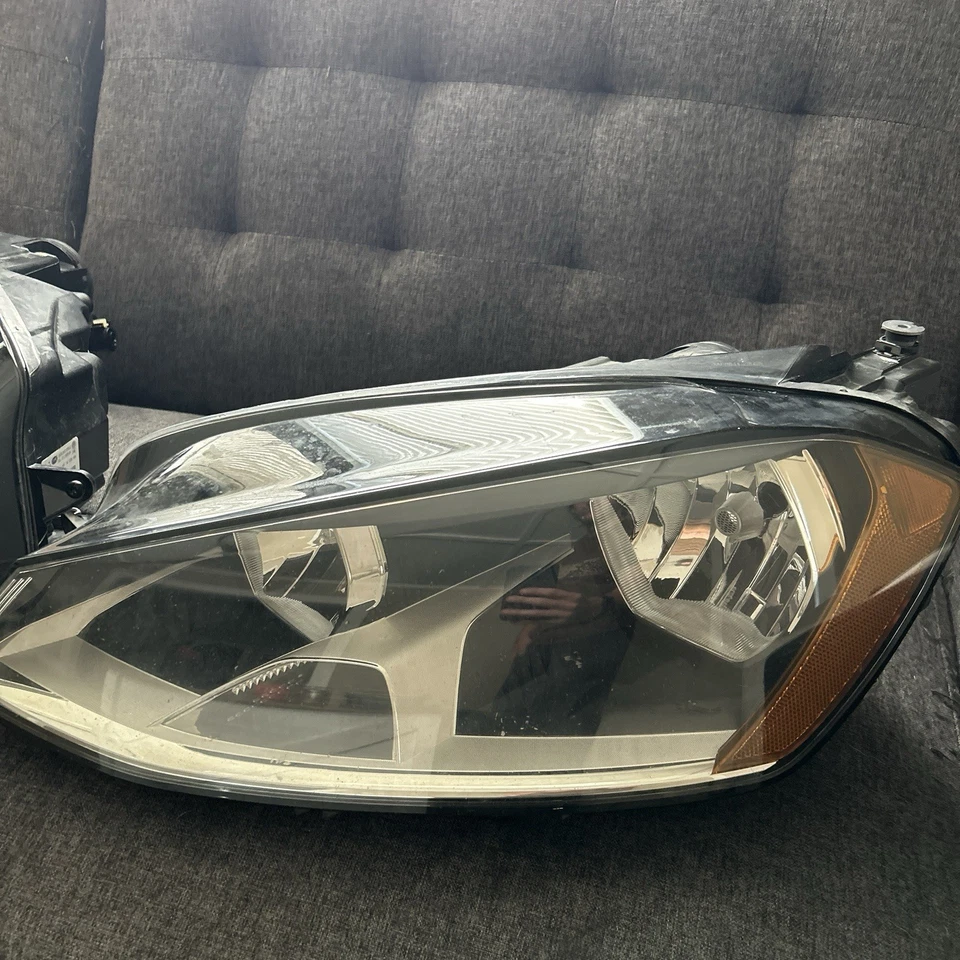 Volkswagen Golf Headlight Assembly 2015-2017 5GM941006C Pair Left/Right Foto 2 de 4